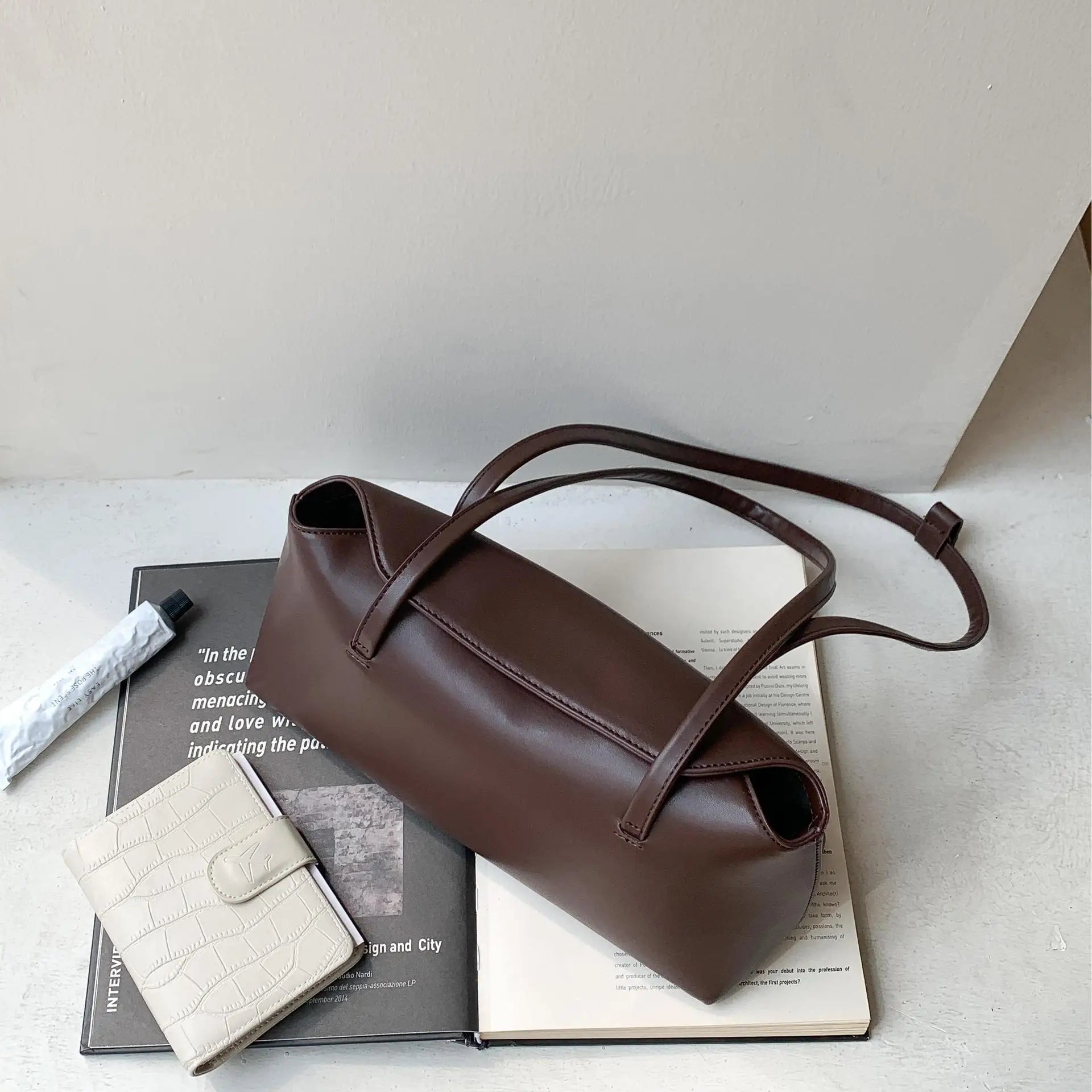 Everyday Urban Leather Shoulder Bag